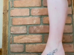 Marie's Feet Loves Cake