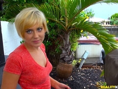 Amatör, Rumpa, Blondin, Avsugning, Handjobb, Milf, Naturliga tuttar, Rakad