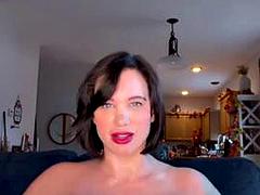 Gros seins, Brunette brune, Nénés