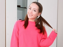 Blondinka, Prstni, Samozadovoljevanje, Prvoosebno snemanje seksa, Solo, Odstranjevanje, Najstnice, Joške