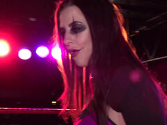 Grote mammen, Blond, Pijpbeurt, Brits, Lul, Doordringend, Kort haar, Tatoeage