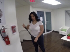 Iso kulli, Isot tissit, Ruskeahiuksinen, Paksu, Hd, Luonnolliset tissit, Toimisto, Ulkona