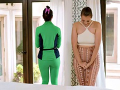 Röv slick, Stora tuttar, Brunett, Fingering, Indisk, Slick, Massage, Olja