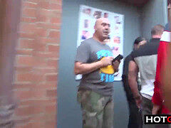 큰 음경, 오랄섹스, 흑갈색 머리, 사정 샷