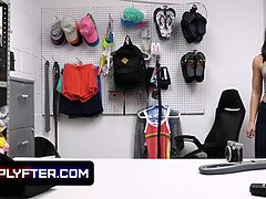 Stor røv, Pik sutte, Brunette, Komme på ansigtet, Give finger, Lingerie, Naturlige bryster, Ridning