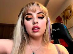Latinka, Solo