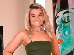 Cumizás, Gesztenyebarna, Kutya póz, Kézimunka, Nyalás, Nuni, Leborotvált, Tini