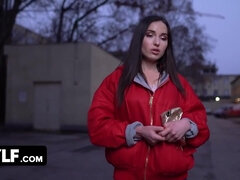 Brunette, Sædskud, Langt ned i halsen, Komme på ansigtet, Hd, Mor jeg gerne vil kneppe, Naturlig, Orgasme