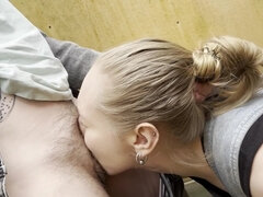 Enthousiasteling, Blond, Auto, Stel, Likken, Orgasme, Openbaar, Kut duiken