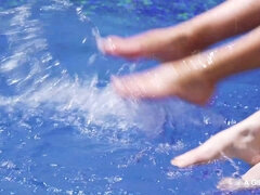 Bionda, Europea, Lesbica, Leccata, Orgasmo, All'aperto, Piscina   biliardo, Figa