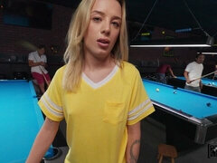 Stor rumpe, Stor kukk, Blond, Kukk suging, Bakfra, Naturlige bryster, Tenåring, Pupper