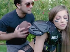 Schönheit, Süss, Kehlenfick, Hd, Milf, Nippel, Im freien, Strümpfe