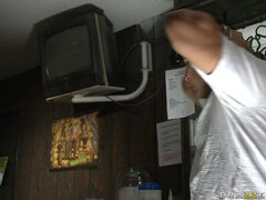 Rumpe, Bad, Blond, Ansiktssperm, Fingring, Slikking, Synsvinkel, Tattovering