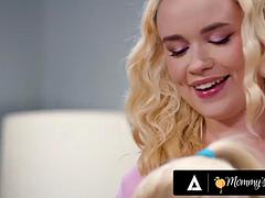 Blondína, Prichytení, Fetiš, Prstovanie, Lesbické, Milf  mčbp, Realita, Nevlastná mama