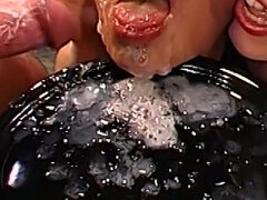 Blasen, Viele männer bespritzen eine frau, Sperma im mund, Aufs gesicht abspritzen, Gruppensex, Deutsch, Milf, Retro