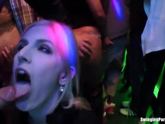 Gruppe, Orgie, Party