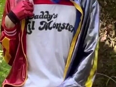 18 let, Velké péro, Stříkání spermatu, Venku, Na veřejnosti, Shemale, Sólo, Teenka