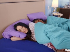 Culo, Bambino, Bisessuale, Imbrogliare, Pazza, Leccata, Figa, Bagnata