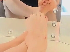 Confession of a Kinkster: Feet and Nylon Make Me Horny