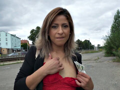 Amateur Czech lady fucked for cash in POV casting