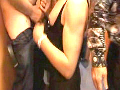 Crossdresssers hook-up in a hookup shop (give me the adress)