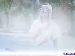 Ázsiai, Cumizás, Gesztenyebarna, Mélytorok, Kőkemény, Filigrán alkatú, Tini