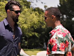 Amatør, Anal, Pik sutte, Sædskud, Homoseksuel, Håndjob, Tatovering, Uniform