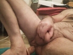 Bear daddy squirts and cums while dildoing himself with various toys including a 23cmx4.5, 22x5, and a 23x6.