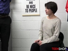 Sucer une bite, Brunette brune, Hard, Bureau, Pov, Réalité, Adolescente