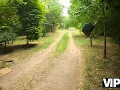 Rjavolaska, Hd, Pošast, Zunaj, Piercing, Kričal, Zapeljana, Tetovaže