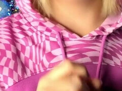 Milf, Naturlige bryster