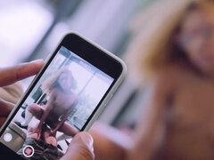 Blondin, Avsugning, Latina, Naturliga tuttar, Tonåring, Trekant