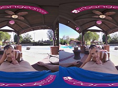 Trojrozměrné, Velké kozy, Blondýna, Hardcore, Milf žcbp, Venku, Sport, Tetování