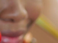 Gros seins, Noire, Conversation vulgaire, Nourriture, Pov, Jupe