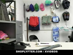 Teen Girls Sia Lust and Natalie Brooks Suspected For Shoplifting