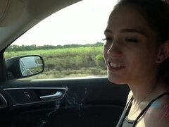 Amatőr, Kivillanó idomok, Latin lány, Filigrán alkatú, Nuni, Lövellt, Begyek, Nedves