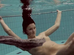 Gesztenyebarna, Fétis, Természetes mellek, Medence, Nyilvános, Orosz, Egyedül, Víz alatt