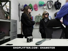 Blasen, Braunhaarige, Spermaladung, Hardcore, Bestrafung, Sich ausziehen, Flotter dreier, Titten