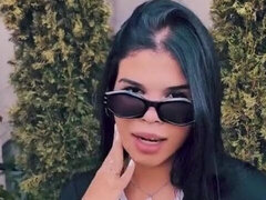 Amatorka, Duży tyłek, Duże cycki, Brunetka, Dżinsy, Nagi, Na wolnym powietrzu, Solo