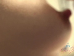 아마추어, 흑갈색 머리, 핑거링, 라티나, 피어싱, 공개적인, 스모킹, 젖가슴