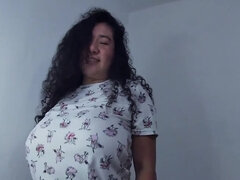 Χοντρή γυναίκα, Όμορφη, Μεγάλος κώλος, Μελαχροινή, Συμπαθητική, Ηδ, Πρώτου προσώπου, Τατουάζ