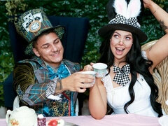 18 χρονον, Μεγάλος κώλος, Μεγάλος πούτσος, Πίπα, Σε στάση σκύλου στα τέσσερα, Φυσικά βυζιά, Έφηβος, Βυζιά