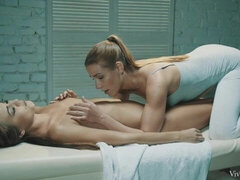 Grote kont, Grote mammen, Vingeren, Zoenen, Lesbisch, Likken, Ondergoed, Strippen