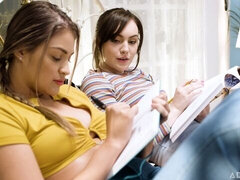 Duży tyłek, Palcówka, Lesbijka, Lizanie, Bielizna, Masturbacja, Ogolona, Cycki