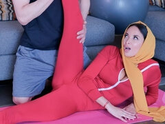 Stor stjärt, Stora tuttar, Brunett, Doggystyle, Handjobb, Milf, Bröstvårtor, Fitta