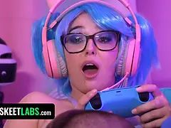Gamer Girls Leana Lovings & Krissy Knight get their tastey vaginas fucked while frolicking - teamskeet