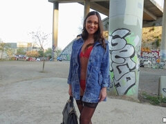 Popó, Gesztenyebarna, Kutya póz, Természetes mellek, Szabadban, Pirszing, Nézőpont, Begyek