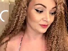 Grote mammen, Blond, Tieten likken