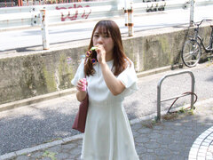 Asiatisk, Avsugning, Kinesisk, Japansk, Liten och nätt, Tuttar