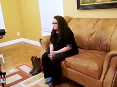 Συνεντευξη, Μεγάλα βυζιά, Χύσιμο, Μαλακία με το δάχτυλο για γυναίκες, Χασκογελώντας, Ηδ, Τεράστιος, Γυμνή